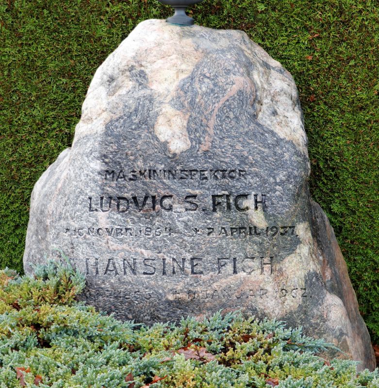 Hansine Fich f. 1866. d. 11.01.1962 .JPG